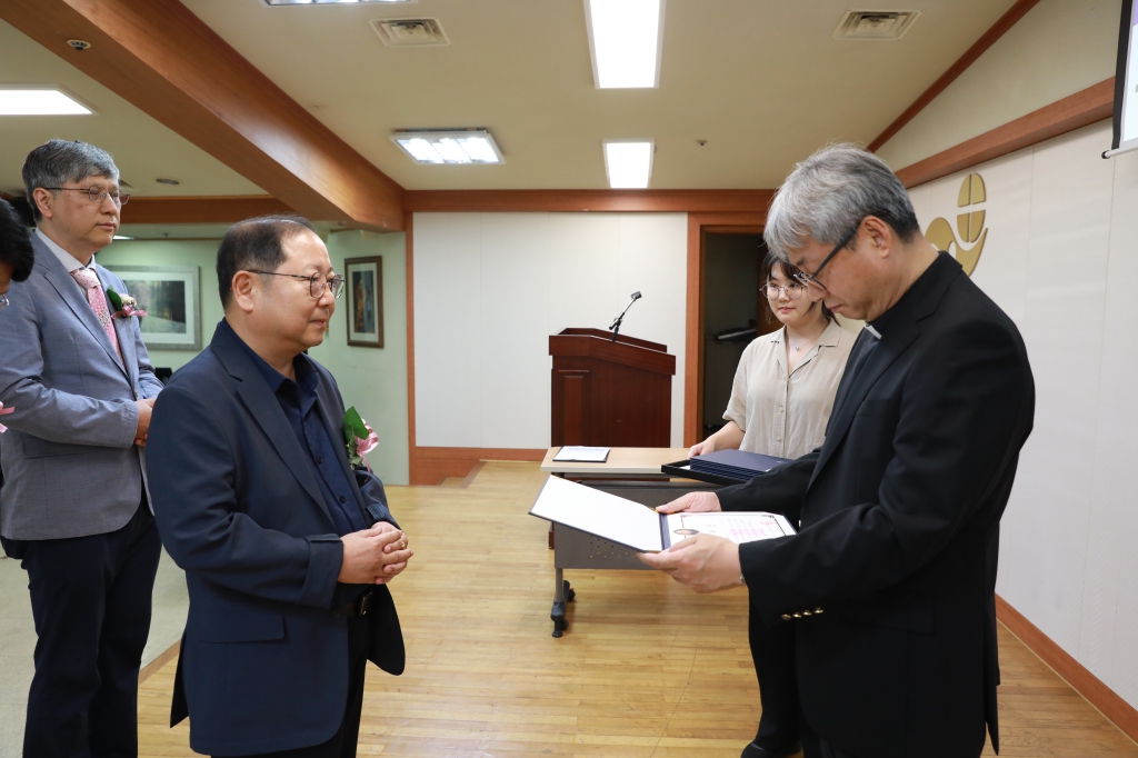 20250912교구청직원장기근속축복장시상식088.JPG