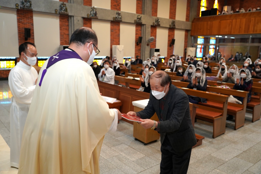 20211205방어진성당28주년본당의날043.JPG