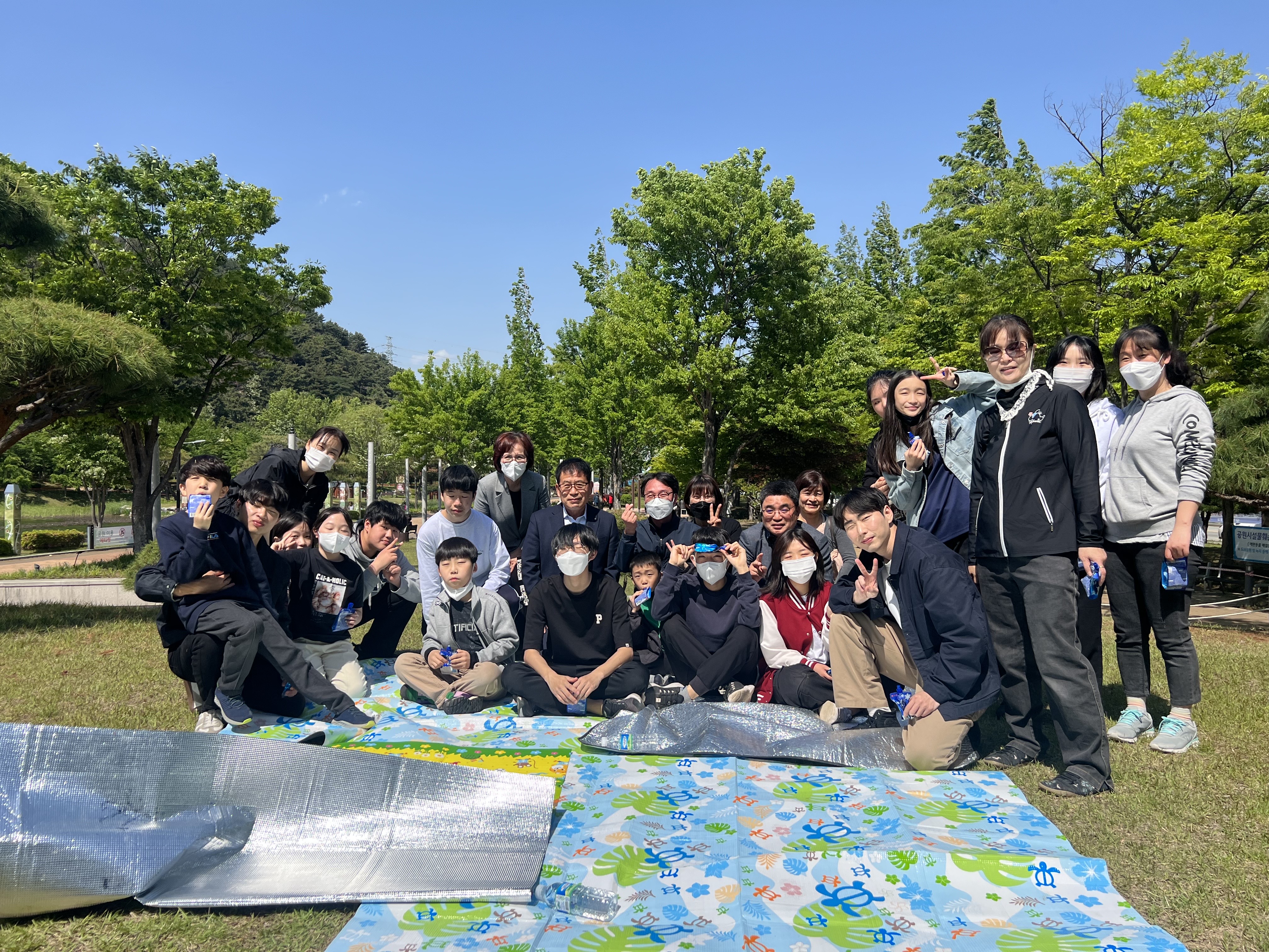 신부님 ,회장단과 함께.jpg