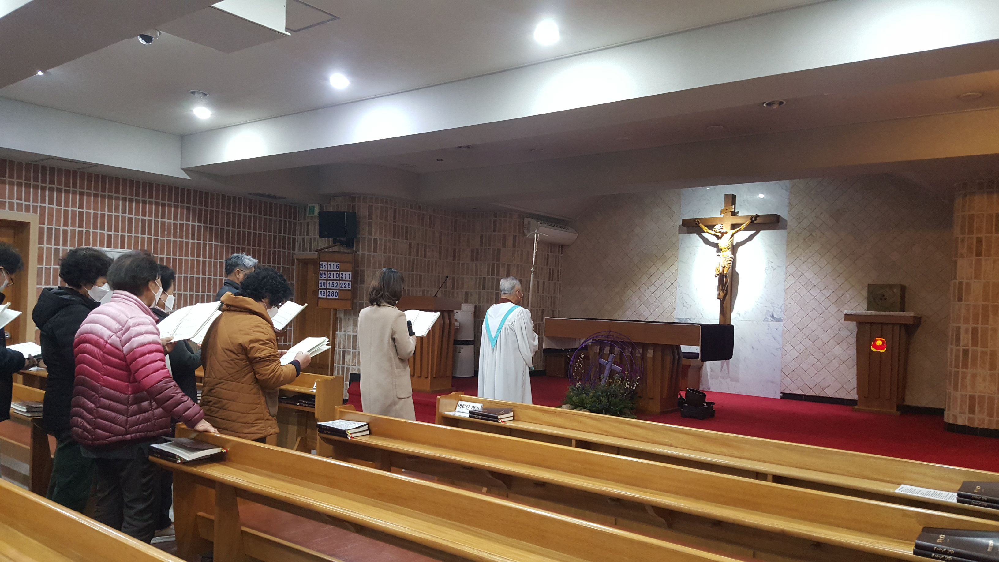 울뜨레아 십자가의길 제2차 (2).jpg