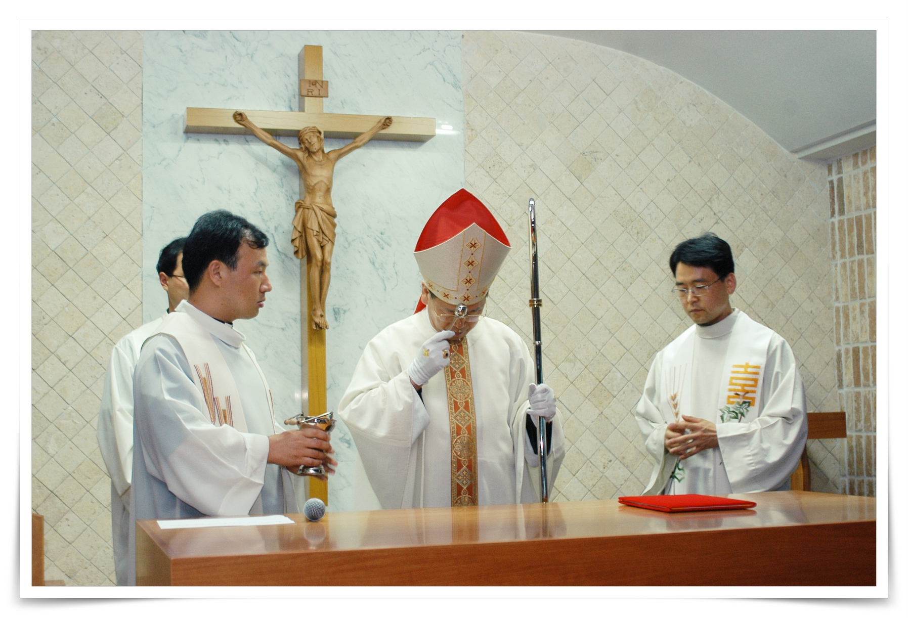 050627-1대천성당축복식064.JPG