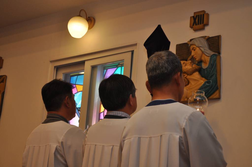 3. 성금요일 십자가의 길.JPG