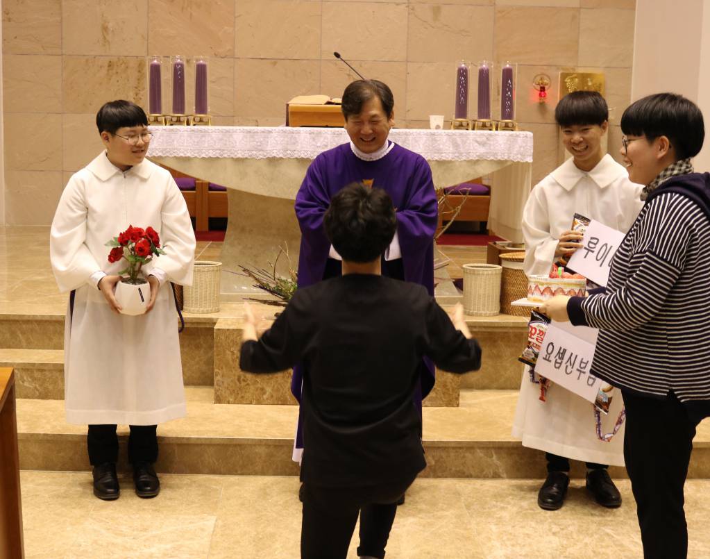 2019-03-17 신부님 영명축일 주일학교 (29).jpg