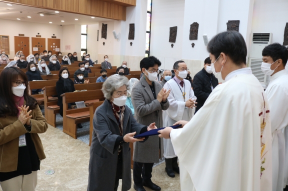 resize-2022-01-02 사목회 임명장 수여식 (20).JPG