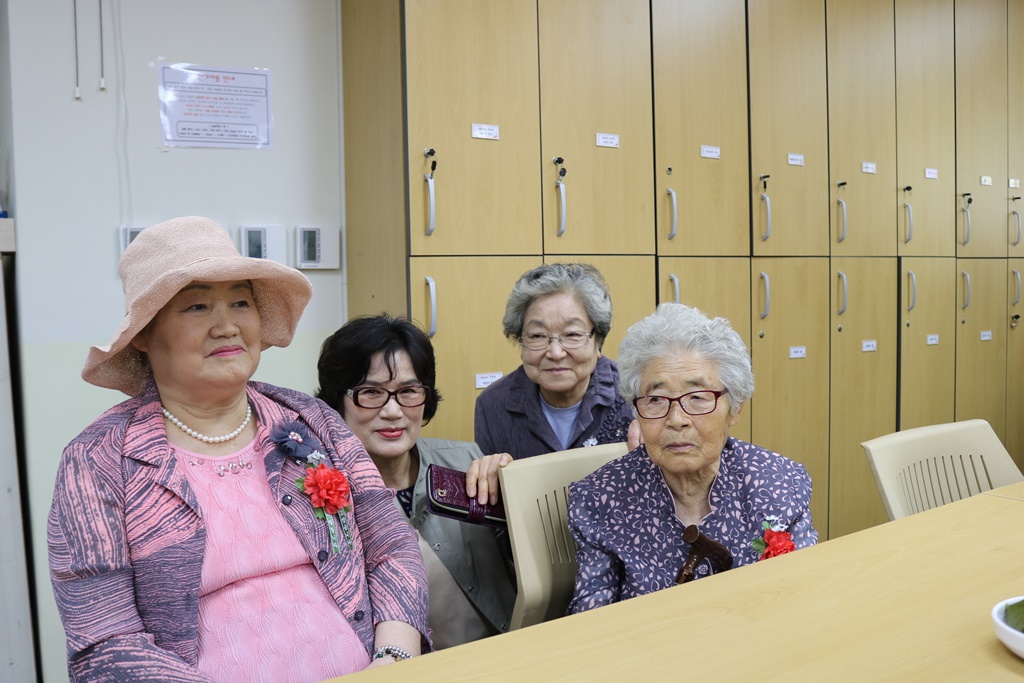 용량조절2019-05-12 경로잔치 (176).JPG