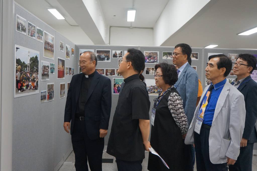 20180913_본당 설립 25주년 기념사진전 관람(교구장 서리 손삼석 요셉 주교님) (16).JPG