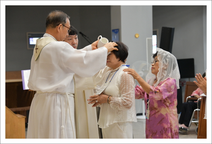 세례후기름바름예식 (7).JPG