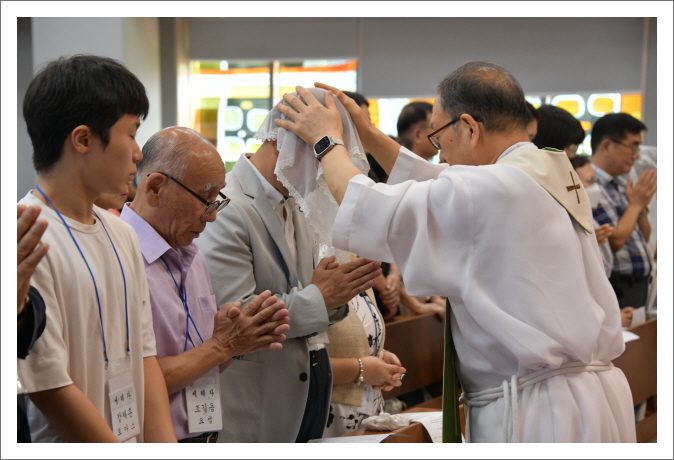 세례후기름바름예식 (11).JPG