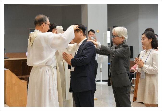세례후기름바름예식 (5).JPG