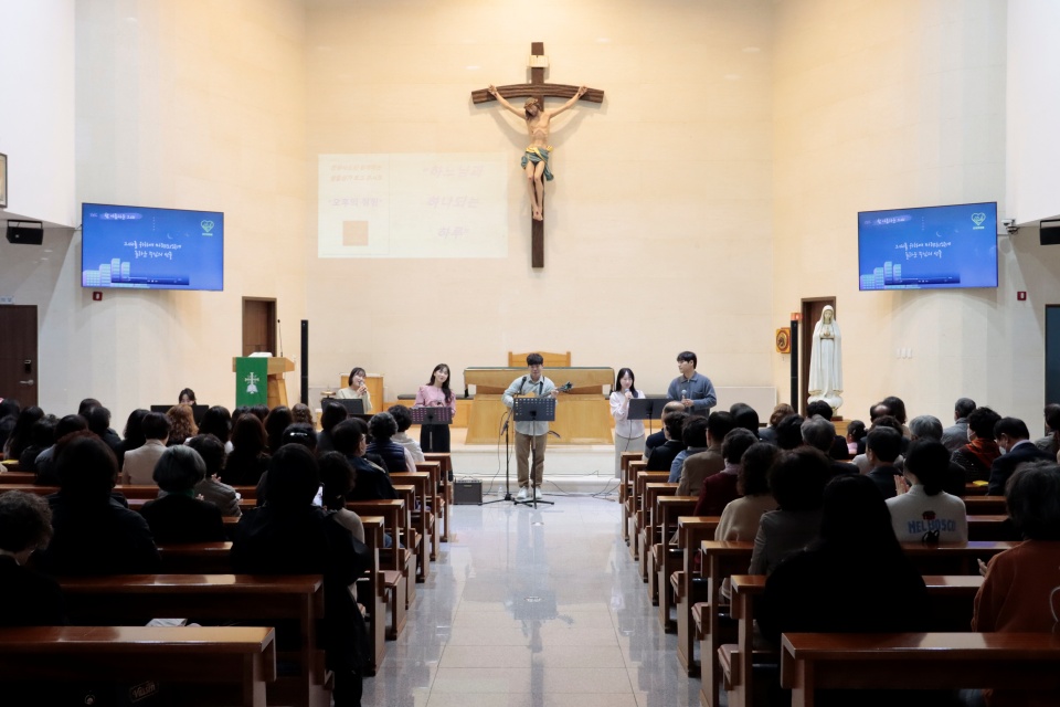 2025_11_17 연총 1부 오후의정원 (3).JPG