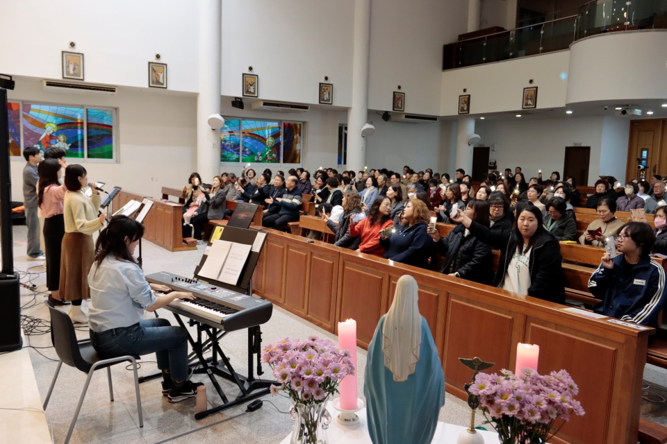 2025_11_17 연총 1부 오후의정원 (18).JPG