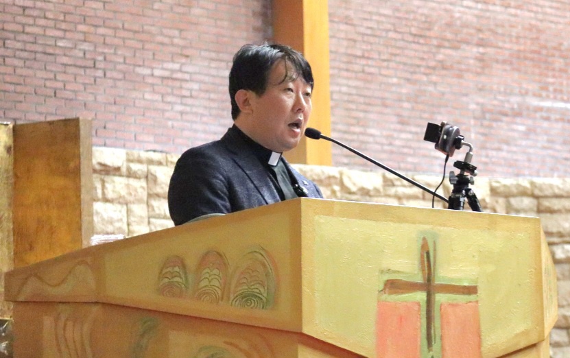 김재덕 신부님.jpg