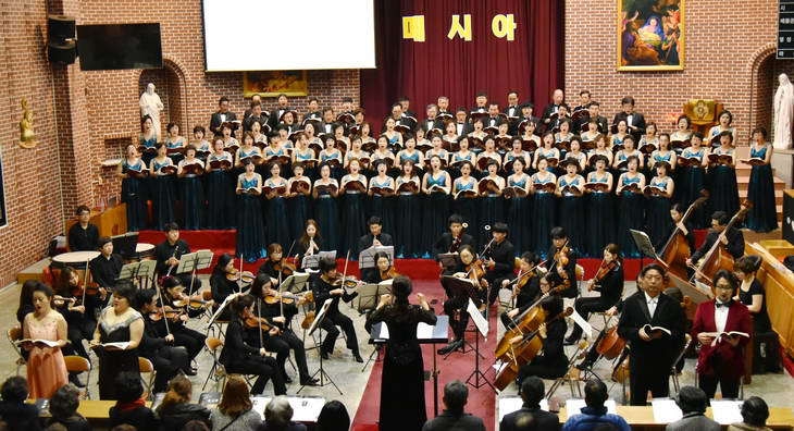 2015-12-06 21-02-53_메시아공연_망미성당_0233_resize.JPG