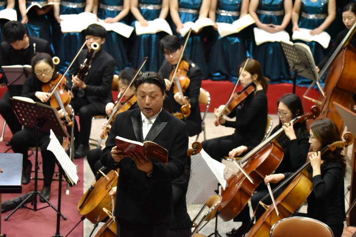 2015-12-06 19-06-53_메시아공연_망미성당_0050_resize.JPG