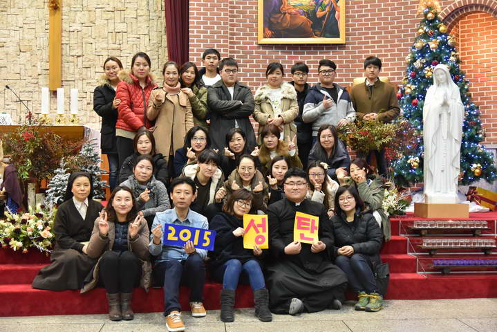 2015-12-25 17-주일학교 청년부 미사_43_1_resize.jpg