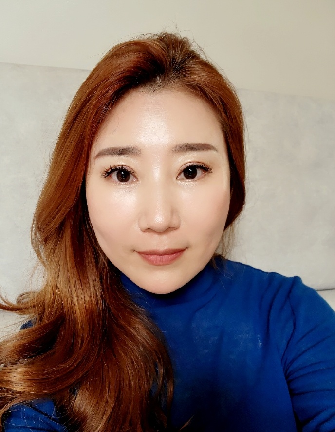 신희경 루치아.jpg