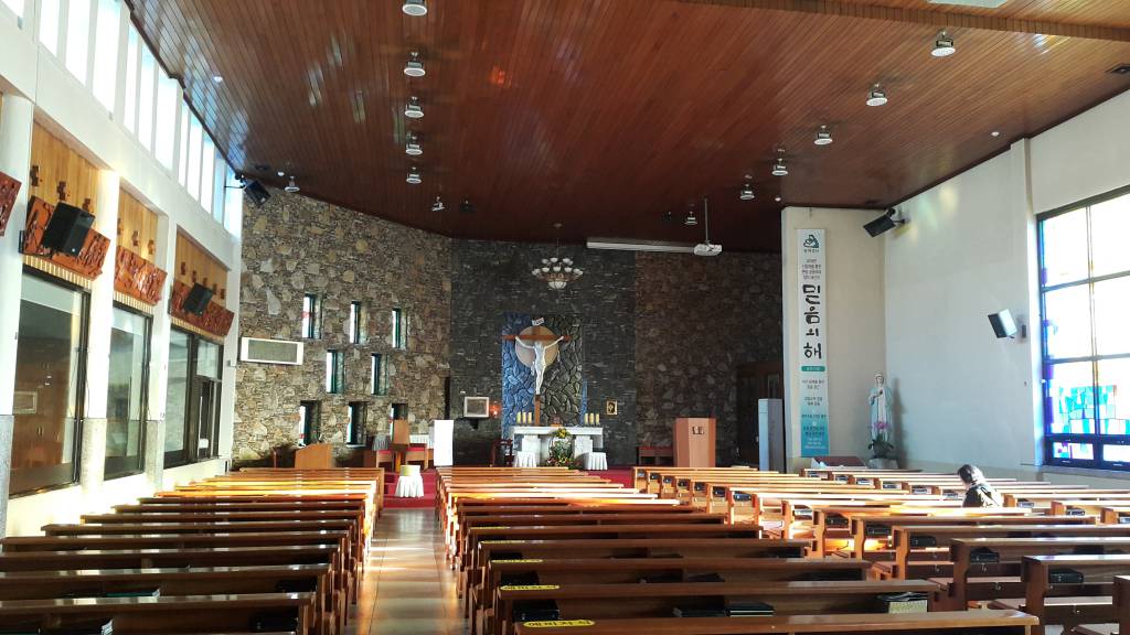 20181125_동래성당 성전.jpg