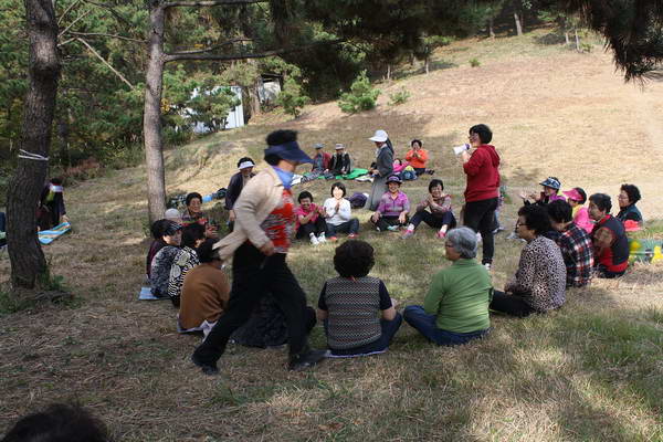 20111104전하성당어르신성경학교가을소품011_resize.jpg