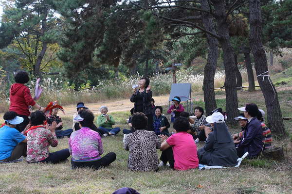 20111104전하성당어르신성경학교가을소품012_resize.jpg